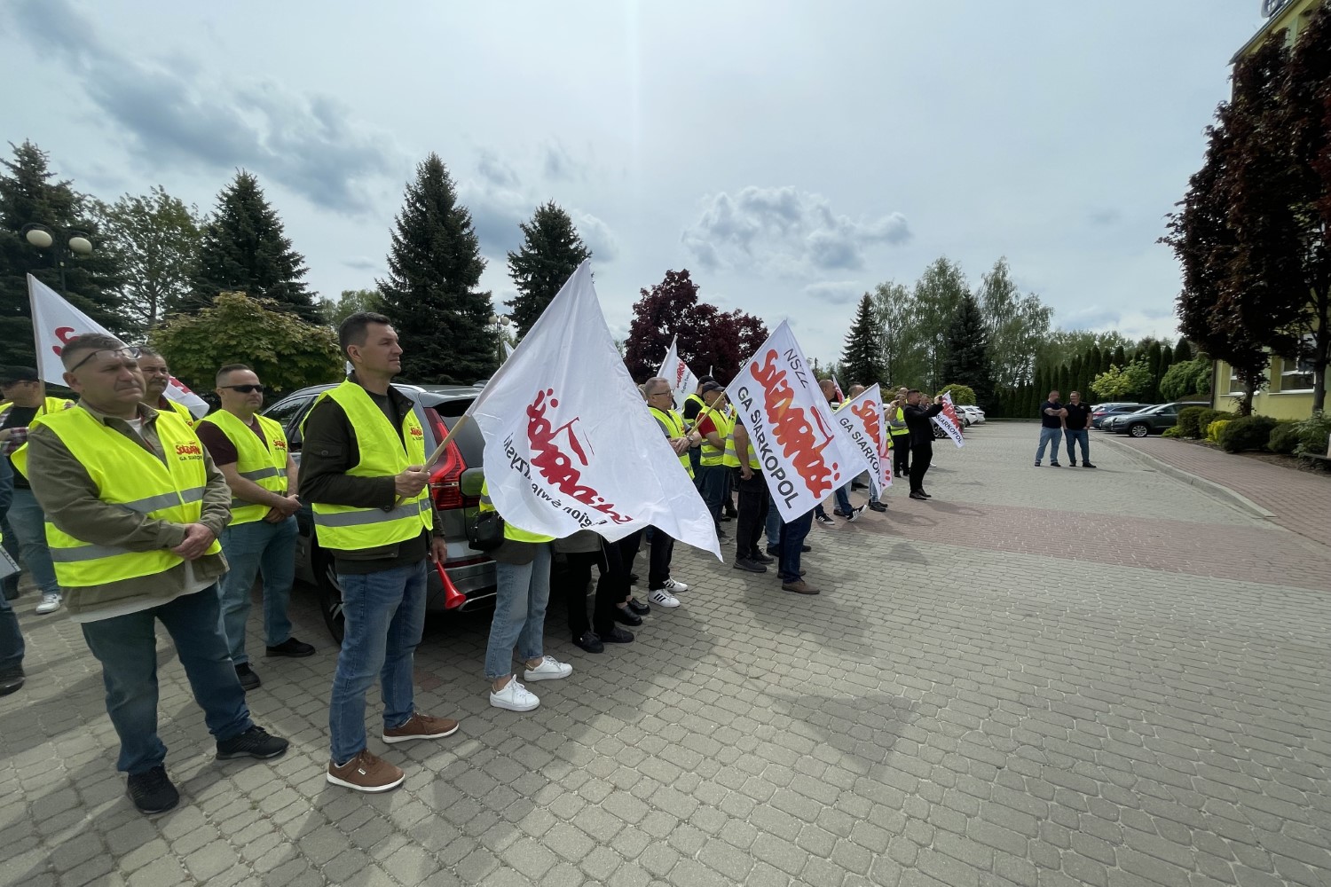 Pikieta „Solidarności” w Grzybowie. Pracownicy domagali się podwyżek płac