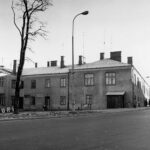 Kielce. Plac Moniuszki. Lata 1971-1974. Gmach Leonarda / źródło: facebook.com/KielceNaPrzestrzeniLat