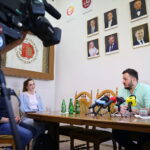 06.05.2026. Kielce. Konferencja prasowa przed sesją Rady Miasta Kielce. Na zdjęciu: Maciej Jakubczyk / Fot. Wiktor Taszłow - Radio Kielce