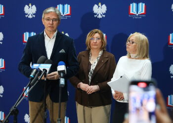 Wsparcie rodzica ważniejsze niż ocena rówieśnika - wynika z badań kieleckiej profesorki