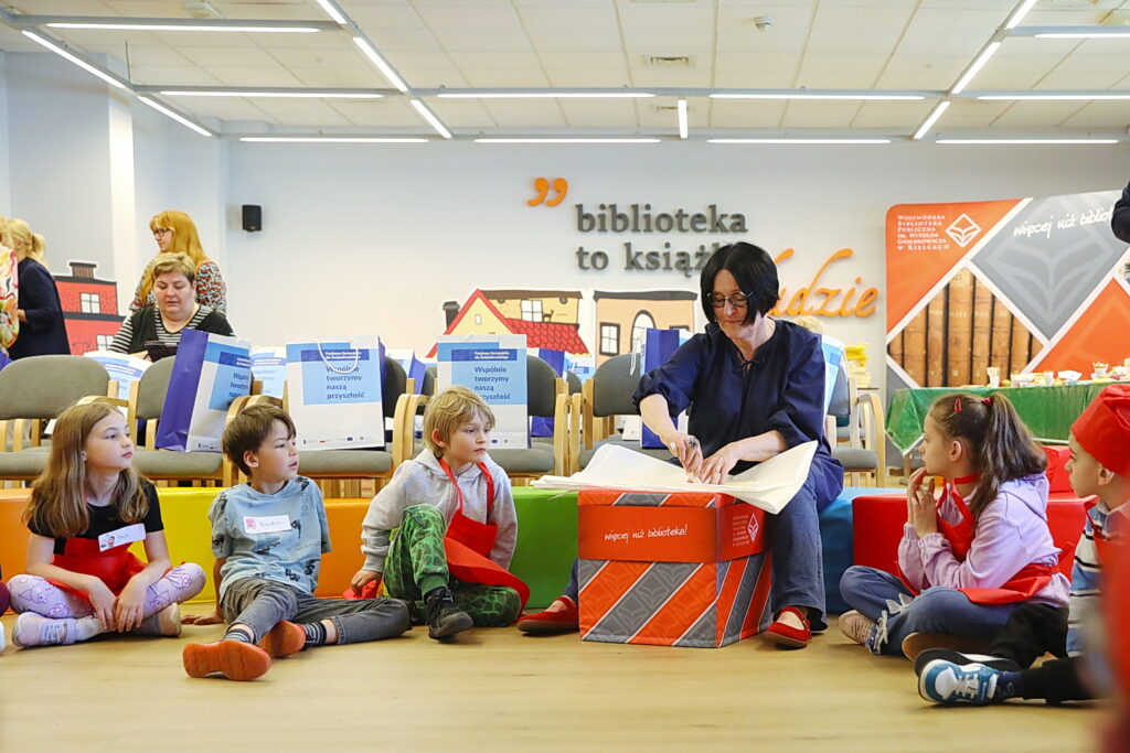 15.05.2026. Kielce. Wojewódzka Biblioteka Publiczna w Kielcach. Spotkanie autorskie z Joanną Krzyżanek w ramach Festiwalu Literackiego / Fot. Wiktor Taszłow - Radio Kielce