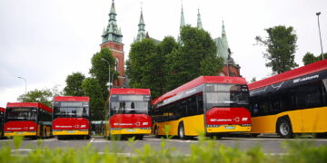 Pierwsze elektryki wyjeżdżają na ulice