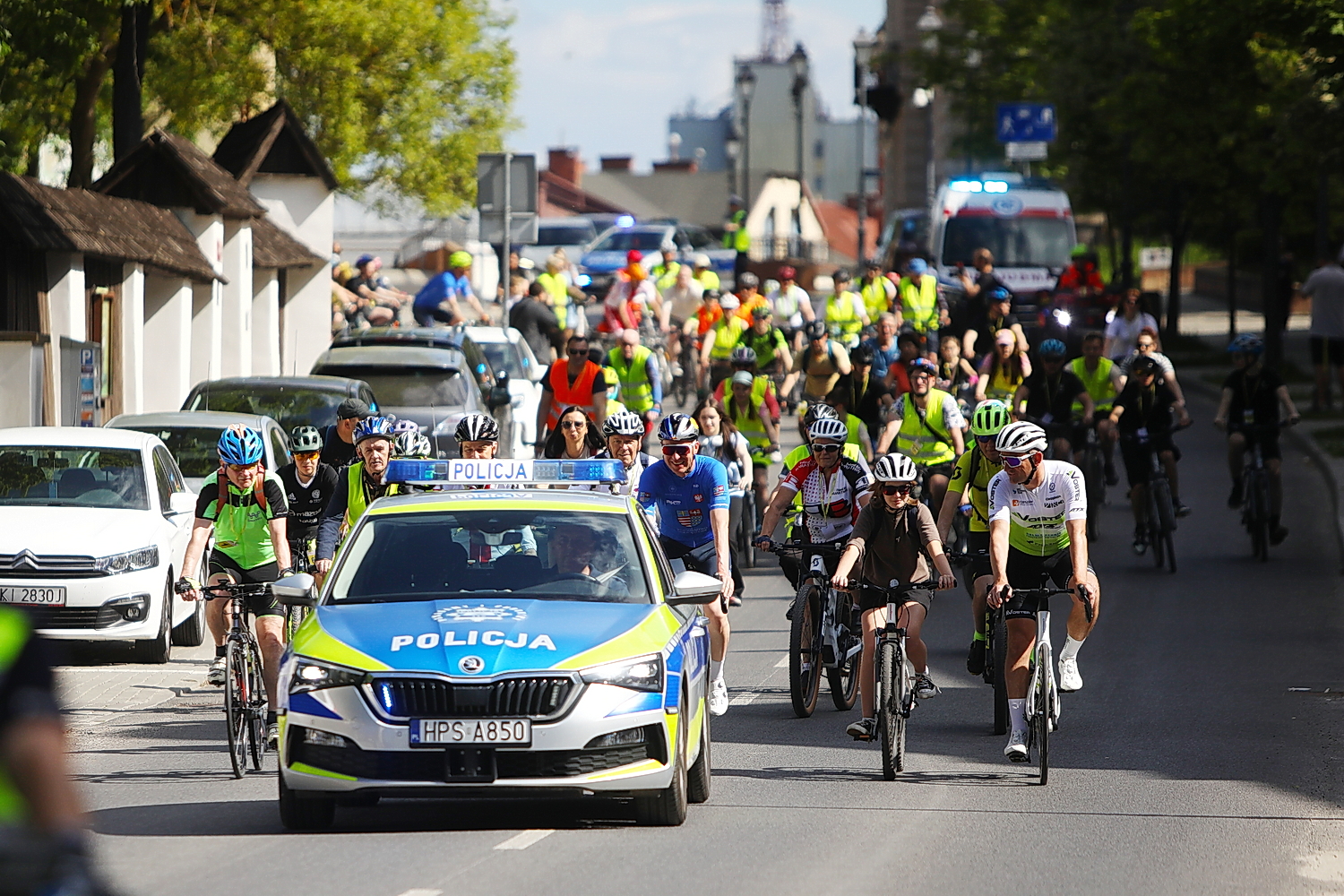 Cykliści wspólnie z biskupem ruszyli na rowerowy szlak