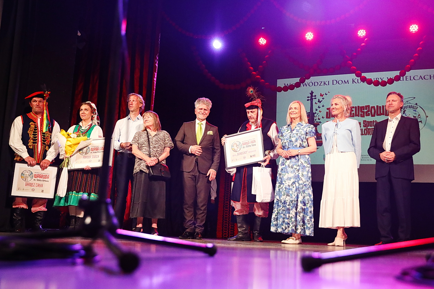 Kielce. WDK. 50. edycja Buskich Spotkań z Folklorem
