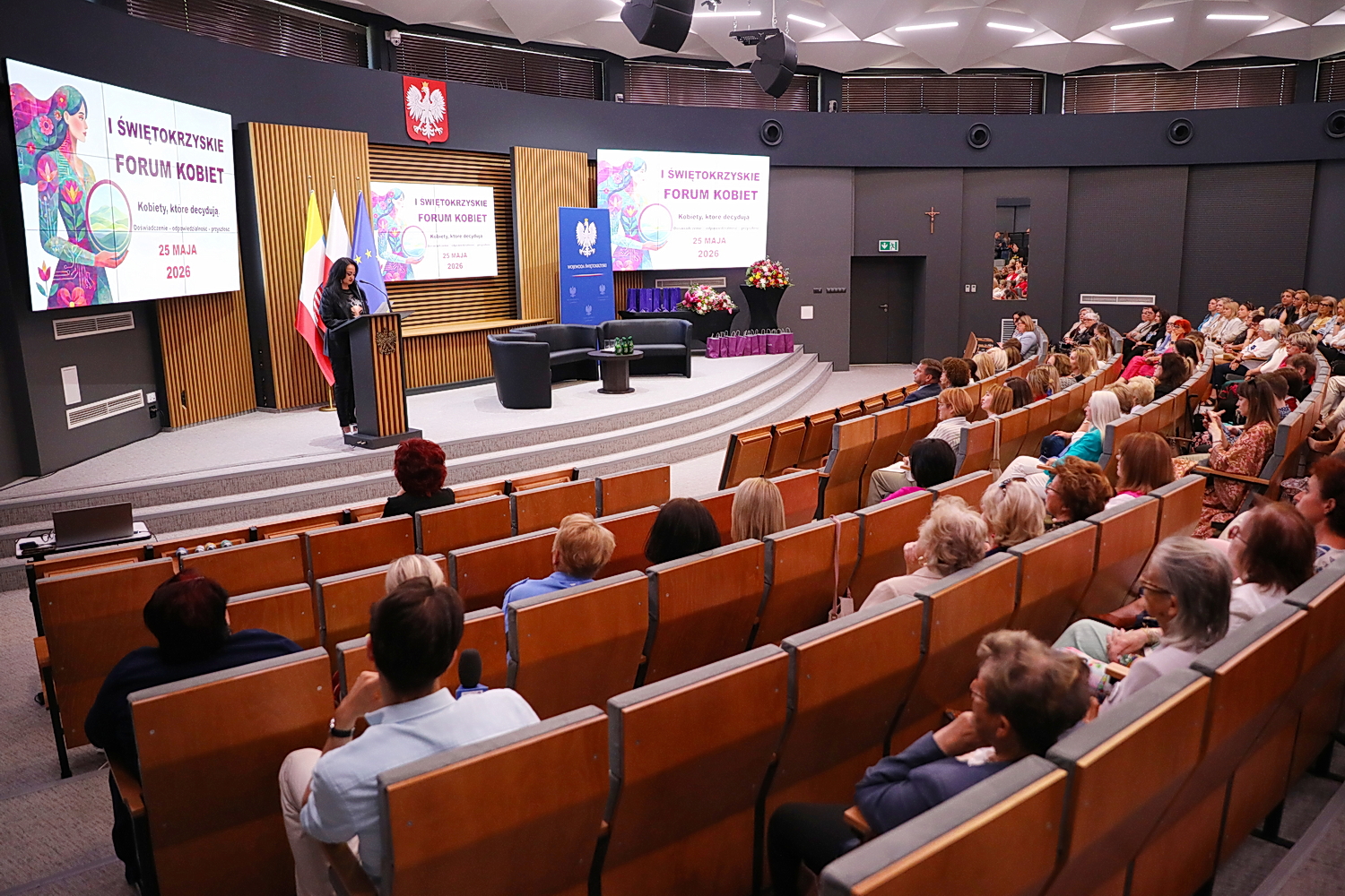 Kobiety rządzą, ale jak? Panie szukały odpowiedzi na I Świętokrzyskim Forum Kobiet