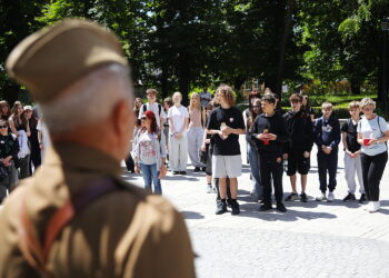 Młodzież szukała śladów bohaterów