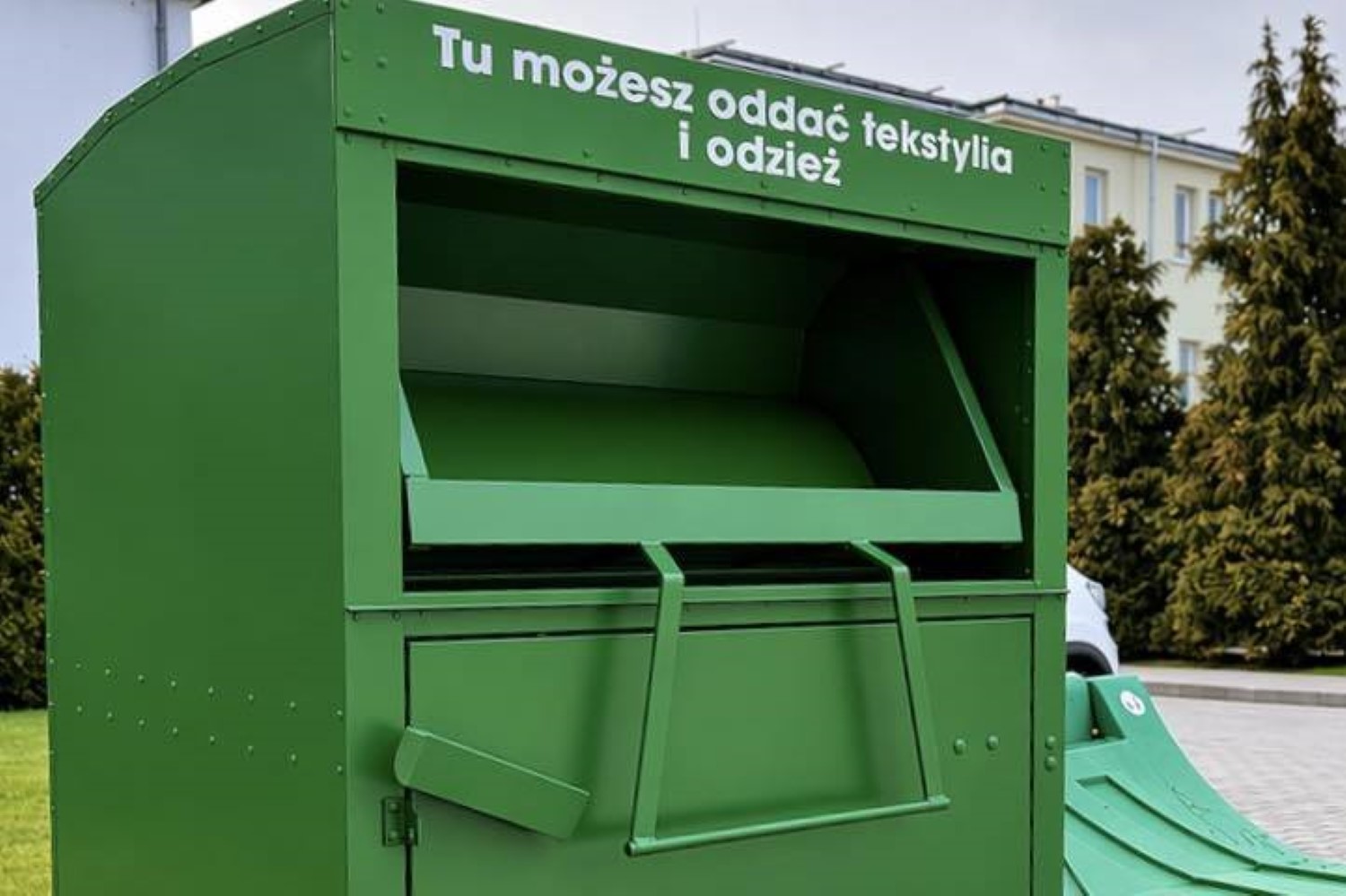 W Busku-Zdroju stanęły zielone pojemniki