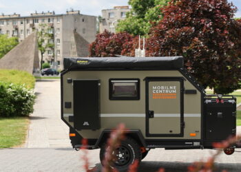 Kontener kryzysowy stanął przed kielecką uczelnią