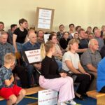 22.05.2026. Stara Zbelutka. Spotkanie mieszkańców w sprawie planowanej budowy krematorium / Fot. Marcin Marszałek - Radio Kielce