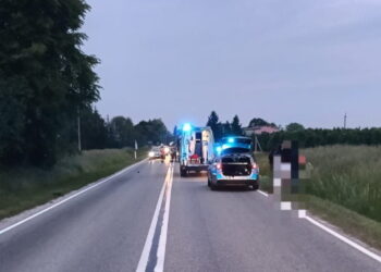Zderzenie samochodu i motocykla