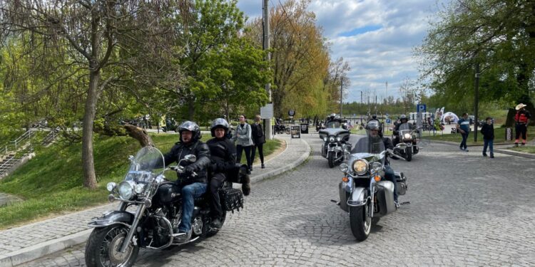 Motocykliści podążają śladami Witosa