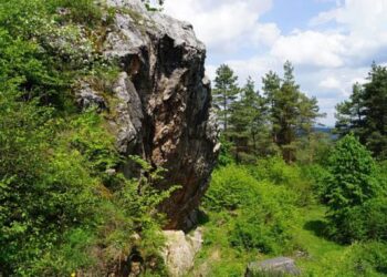 Nieznane świętokrzyskie atrakcje: górnicza sztolnia i górska grań