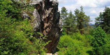 Nieznane świętokrzyskie atrakcje: górnicza sztolnia i górska grań