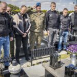 Pojechali motocyklami uczcić pamięć poległych żołnierzy - Radio Kielce