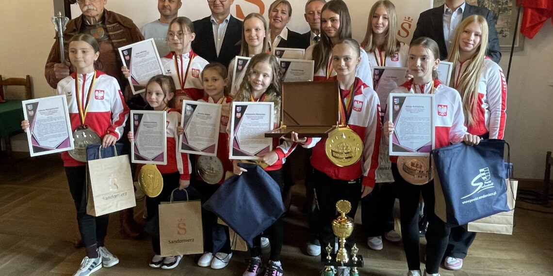 Młodzi sportowcy docenieni przez władze samorządowe