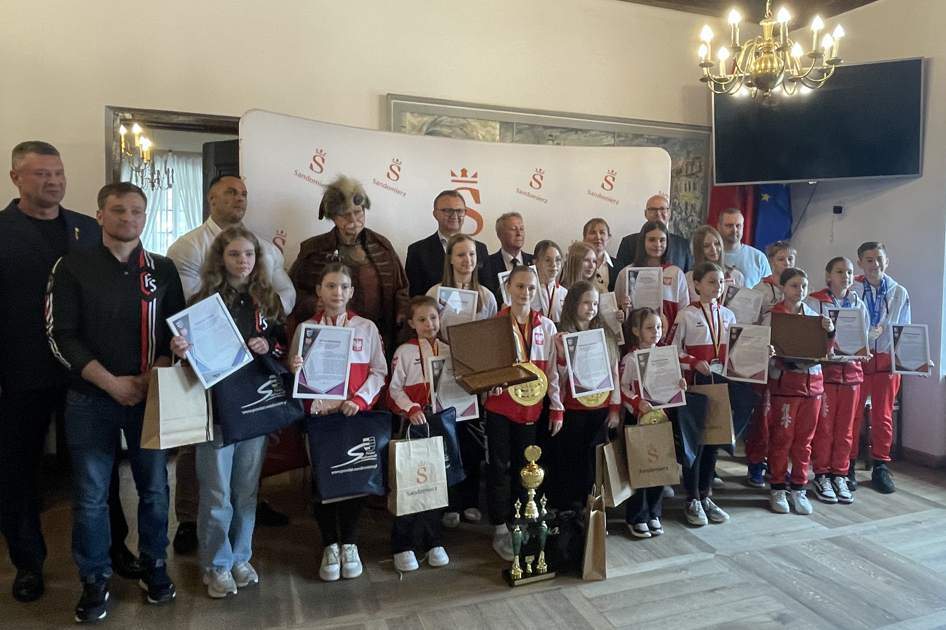 Młodzi sportowcy docenieni przez władze samorządowe