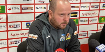 Na zdjęciu: Łukasz Tarkowski - trener KSZO 1929 Ostrowiec. / Fot. Kamil Król - Radio Kielce