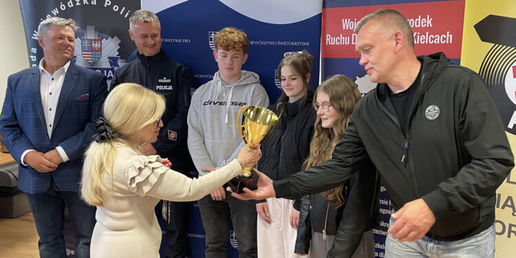 Młodzież z Jędrzejowa w finale ogólnopolskiego turnieju - Radio Kielce 16.05.2026. Ostrowiec Świętokrzyski. XXVIII Finał Wojewódzkiego Ogólnopolskiego Młodzieżowego Turnieju Motoryzacyjnego / Fot. Kamil Król – Radio Kielce