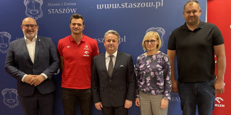 Czołowi siatkarze plażowi znów zagrają w Staszowie - Radio Kielce Czołowi siatkarze plażowi znów zagrają w Staszowie