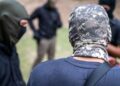 Zamaskowani mężczyźni siali postrach wśród mieszkańców