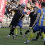 Kielce. Chemar Rurociągi Pucharu Polski na szczeblu okręgu. Mecz Korona II Kielce - Arka Pawłów - Radio Kielce