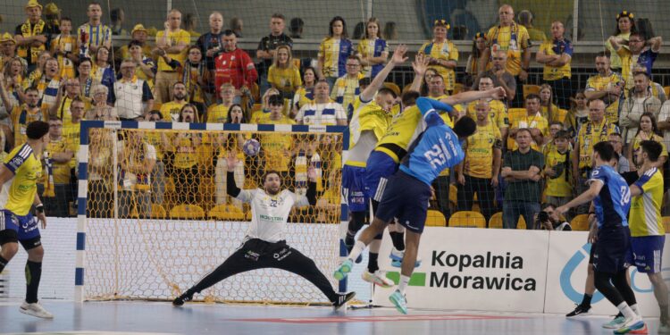 Mecz Industria Kielce - Wisła Płock. Zwycięzca został mistrzem Polski - Radio Kielce Mecz Industria Kielce - Wisła Płock. Zwycięzca został mistrzem Polski