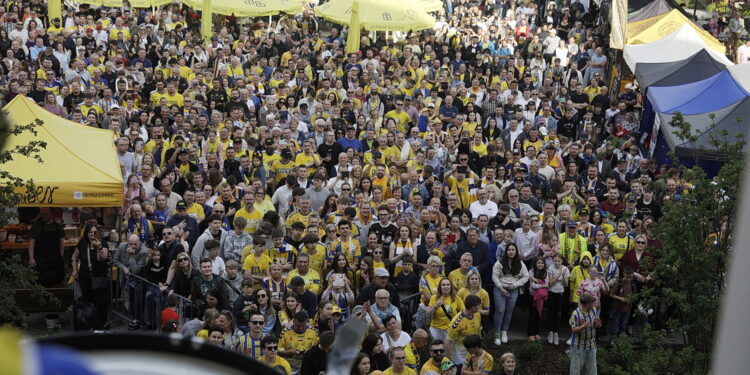 31.05.2026 Kielce. Rynek. Feta z okazji zdobycia przez Industrię Kielce Mistrza Polski / Fot. Jarosław Kubalski - Radio Kielce
