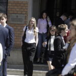 04.05.2026. Kielce. II Liceum Ogólnokształcące im. Jana Śniadeckiego w Kielcach. Maturzyści po egzaminie z języka polskiego / Fot. Jarosław Kubalski - Radio Kielce