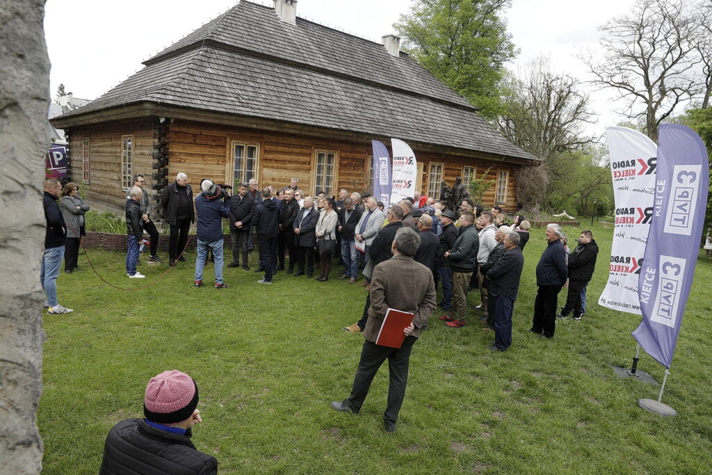 INTERWENCJA. Góra Radostowa przestanie być zabytkiem? - Radio Kielce