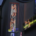 16.05.2026 Kielce. Miniatury dawnych kieleckich neonów na Kinie Moskwa / Fot. Jarosław Kubalski - Radio Kielce