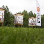 Ule z bębnów do pralek stanęły w Kielcach - Radio Kielce 19.05.2026. Kielce. Kielecki Park Technologiczny. Otwarcie pasieki edukacyjnej, która powstała w ramach projektu „Od bębna do ula” / Fot. Jarosław Kubalski - Radio Kielce