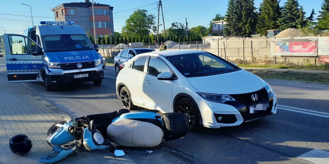 Zderzenie motoroweru z samochodem
