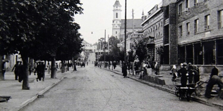 Historyczny spacer po głównej osi życia miejskiego