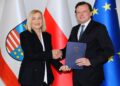 Na zdjęciu (od lewej): Renata Janik - marszałek województwa świętokrzyskiego, Marcin Adamczewski - dyrektor Muzeum Zamkowego w Sandomierzu / Źródło: urząd marszałkowski