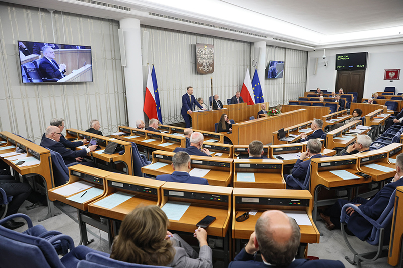 Senat przeciwny referendum ws. unijnej polityki klimatycznej