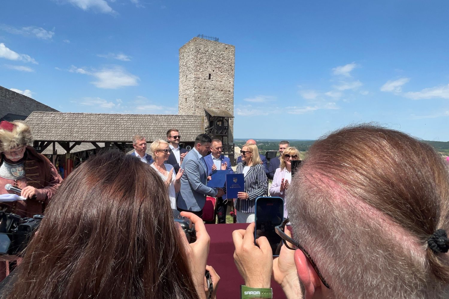 25.06.2026. Chęciny. Podpisanie listu intencyjnego przez przedstawicieli województw świętokrzyskiego i małopolskiego o wzajemnej współpracy w zakresie turystyki / Fot. Izabela Mortas-Rubak - Radio Kielce