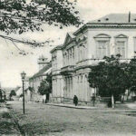 Historia kieleckich ulic. Świętego Leonarda - Radio Kielce Kielce. Ulica Świętego Leonarda. Lata 1900-1901. Budynek Towarzystwa Kredytowego Ziemskiego w Kielcach / źródło: fotopolska.eu