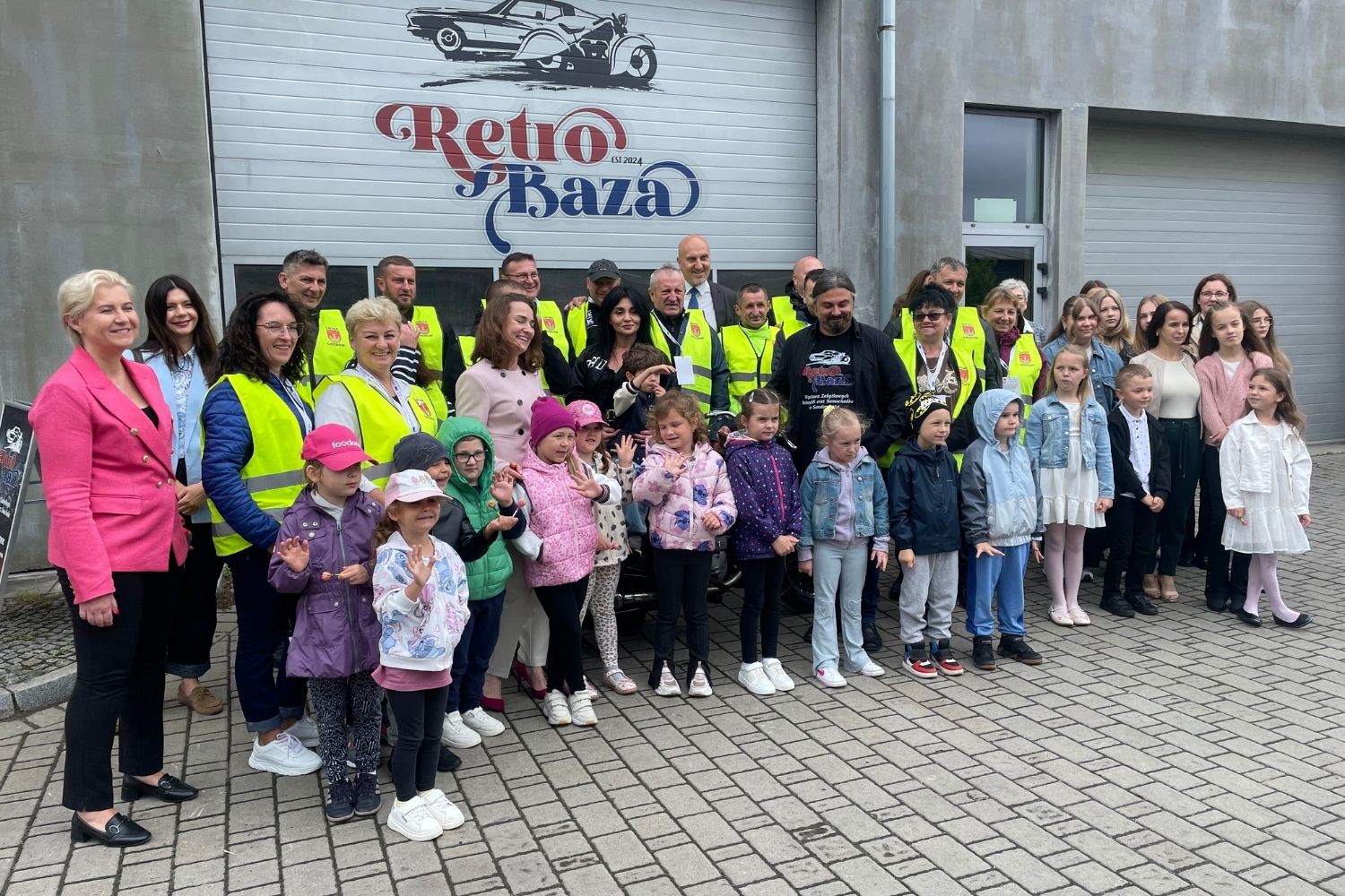 11.06.2026. Sandomierz. Motocykliści pokonują trasę prawie 600 kilometrów, by wesprzeć budowę hospicjum dla dzieci w Skowierzynie / Fot. Grażyna Szlęzak-Wójcik – Radio Kielce