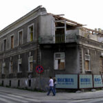 Historia kieleckich ulic. Świętego Leonarda - Radio Kielce Kielce. Ulica Świętego Leonarda. 2006 rok. Skrzyżowanie ulic Świętego Leonarda i Hipotecznej / źródło: fotopolska.eu