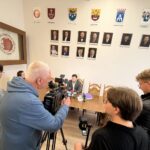 Szykują się wielogodzinne obrady kieleckiej Rady Miasta - Radio Kielce 10.06.2026. Kielce. Konferencja Macieja Jakubczyka, przewodniczącego rady miasta, na temat zbliżającej się sesji / Fot. Dariusz Kuc - Radio Kielce