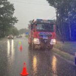 Nie żyje 12-letni chłopiec potrącony przez samochód - Radio Kielce 09.06.2026. Bławatków w gminie Piekoszów. Kierowca potrącił 12-letniego chłopca, który wybiegł pod koła samochodu / Fot. OSP Rykoszyn