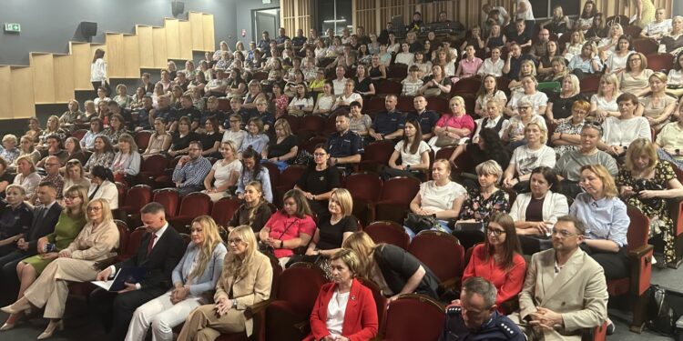 Eksperci dyskutowali jak chronić dzieci przed przemocą - Radio Kielce 19.06.2026. Kielce. Spotkanie dotyczące przemocy wobec dzieci / Fot. Iwona Murawska-Bujnowicz - Radio Kielce