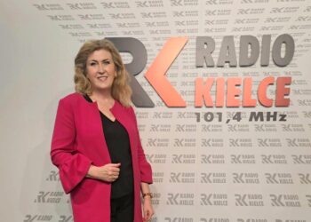 Polonijne Radio Kielce. Na zdjęciu: Iwona Sabat / Źródło: Radio Kielce