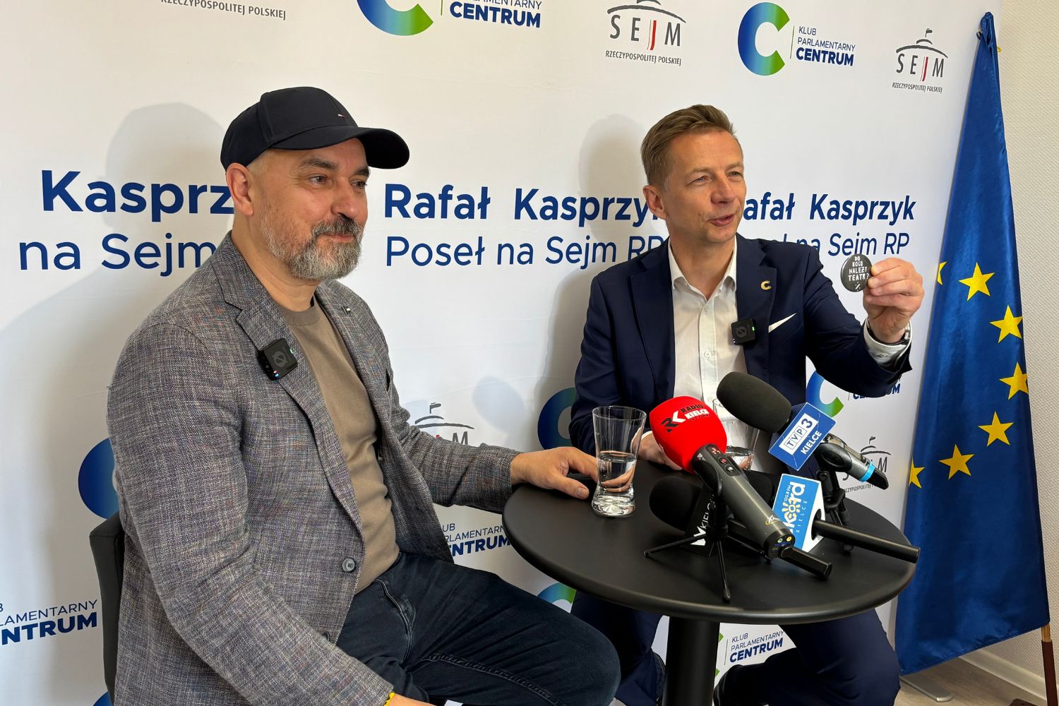 Jacek Jabrzyk: nie planuję rewolucji - Radio Kielce 16.06.2026. Kielce. Konferencja posła Rafała Kasprzyka. Na zdjęciu: Jacek Jabrzyk i Rafał Kasprzyk / Fot. Marcin Marszałek - Radio Kielce