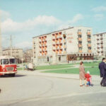 Historia kieleckich ulic. Źródłowa - Radio Kielce Kielce. Ulica Źródłowa. Lata 1968-1969. Skrzyżowanie ulic Źródłowej i Zagórskiej / źródło: facebook.com/KielceNaPrzestrzeniLat