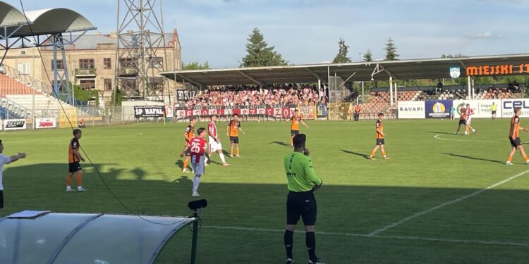 06.06.2026. Ostrowiec Świętokrzyski. Mecz barażowy o Betclic 2. Ligę KSZO Ostrowiec Świętokrzyski - Resovia Rzeszów / Fot. Kamil Król - Radio Kielce