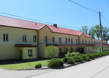 Chroberz z dużą inwestycją - remont historycznej dozorcówki i nowa strefa wypoczynku