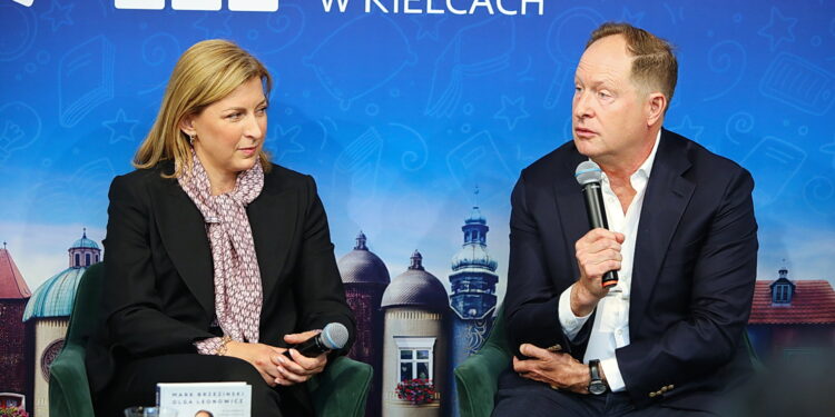 Mark Brzeziński i Olga Leonowicz o doświadczeniach z misji dyplomatycznej