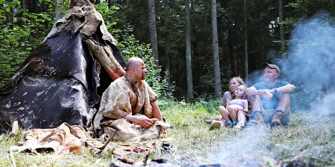 Leśne obozowisko w Zawadzie. Trwa unikalny zjazd pasjonatów przyrody „Bukowisko”