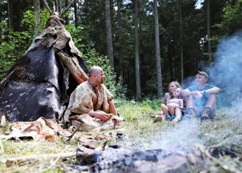 Leśne obozowisko w Zawadzie. Trwa unikalny zjazd pasjonatów przyrody „Bukowisko”